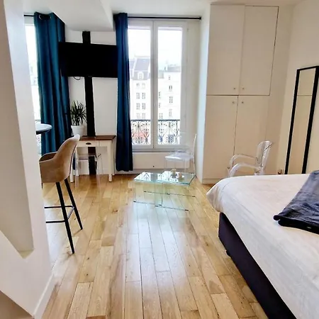 Innocenti Paris
